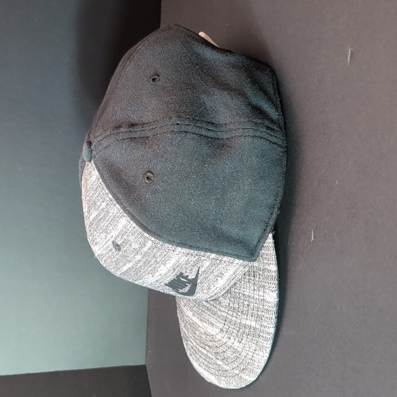 Nike True Swoosh Logo,Men's Tech Pack Black  Snapback Hat. - Picture 3 of 9